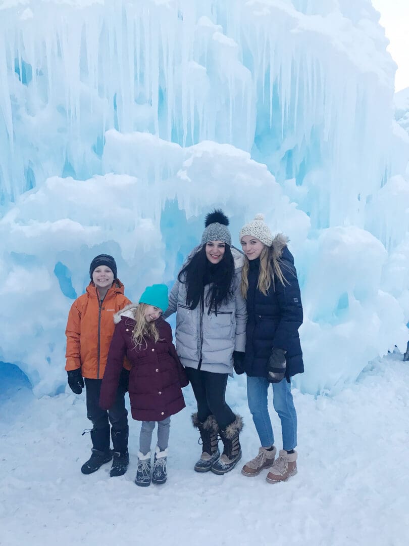 Our Utah Winter Travel Guide is out! Sharing what to Pack and where to Go for a Utah Winter Adventure. Our top 5 winter adventures! Ice Castles Midway || Darling Darleen Top CT Lifestyle Blogger  