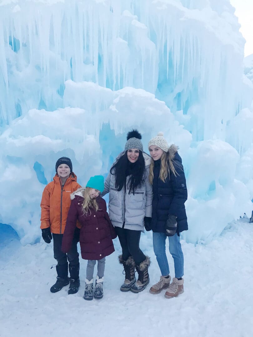 Our Utah Winter Travel Guide is out! Sharing what to Pack and where to Go for a Utah Winter Adventure. Our top 5 winter adventures! Ice Castles Midway || Darling Darleen Top CT Lifestyle Blogger