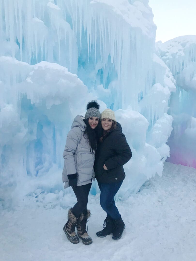 Our Utah Winter Travel Guide is out! Sharing what to Pack and where to Go for a Utah Winter Adventure. Our top 5 winter adventures! Ice Castles Mdiway|| Darling Darleen Top CT Lifestyle Blogger  
