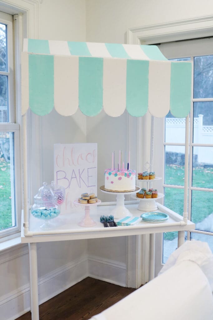 At-Home Cake Decorating Party--easy tips, techniques, supplies and lots of sweets!  You don't have to be a cake decorator to make a pretty cake!  || Darling Darleen Top Lifestyle Blogger #darlingdparties #darlingdarleen #cakedecorating