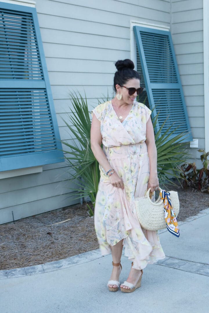 Easter Dresses This Season that are a little bit of lace, floral and pastel colors || Darling Darleen Top CT Lifestyle blogger #darlingdarleen #easterdresses