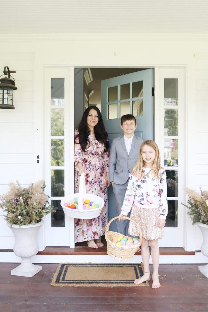 Easter Dresses This Season that are a little bit of lace, floral and pastel colors || Darling Darleen Top CT Lifestyle blogger #darlingdarleen #easterdresses