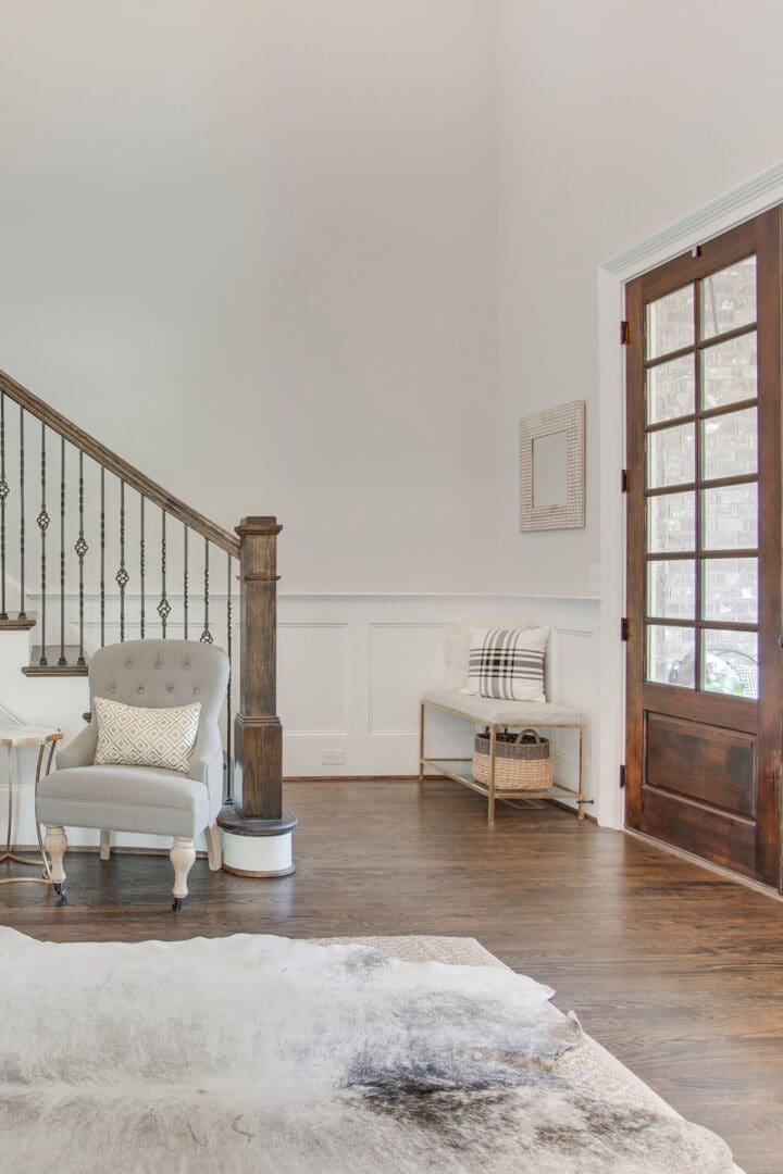 3 Tips to Prepare your House to Sell quickly. Follow this quick, but in-depth Guide getting your house ready to sparkle and leave a lasting impression on potential home buyers. || Darling Darleen Top Lifestyle CT Blogger and real estate agent #realestate #homebuying #homeselling #sellingahome