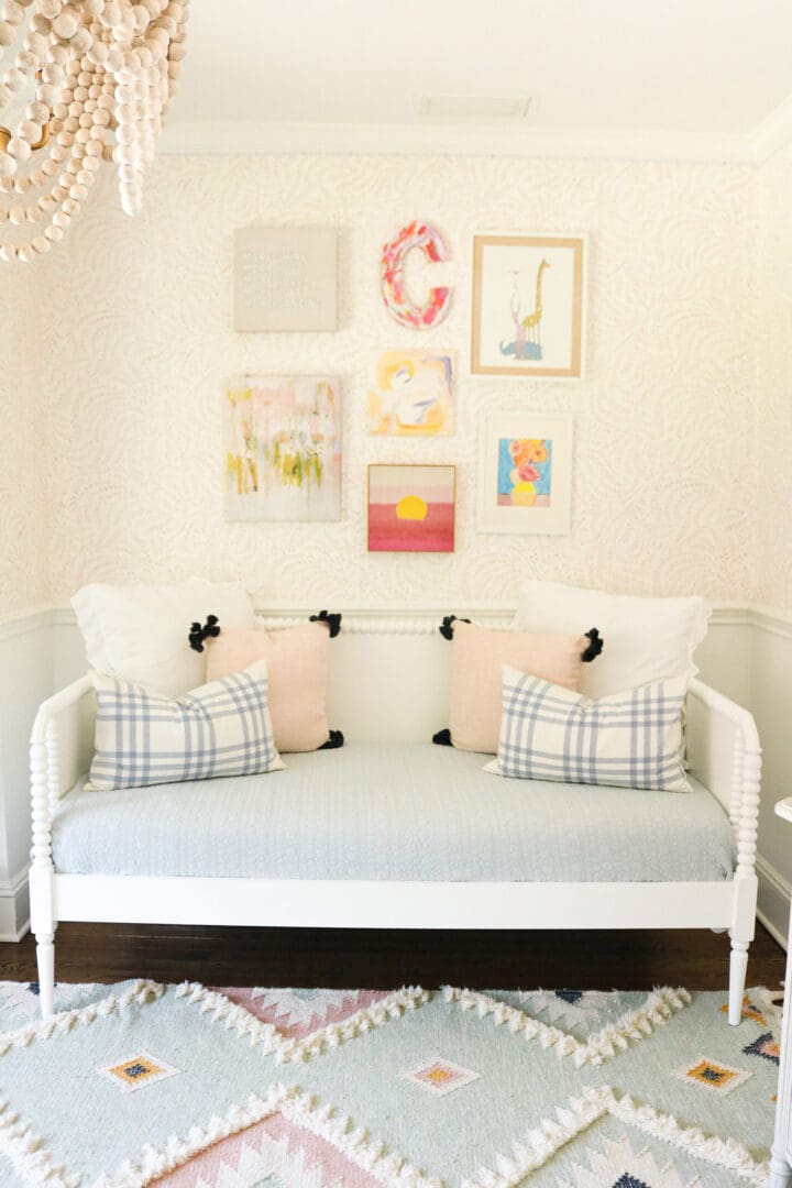 Three Ways to Make a Daybed that is inviting to sit on and cozy to fall asleep on.  Requires a lot of cute throw pillows of varying size.  || Darling Darleen Top Lifestyle CT Blogger #darlingdarleen #daybed