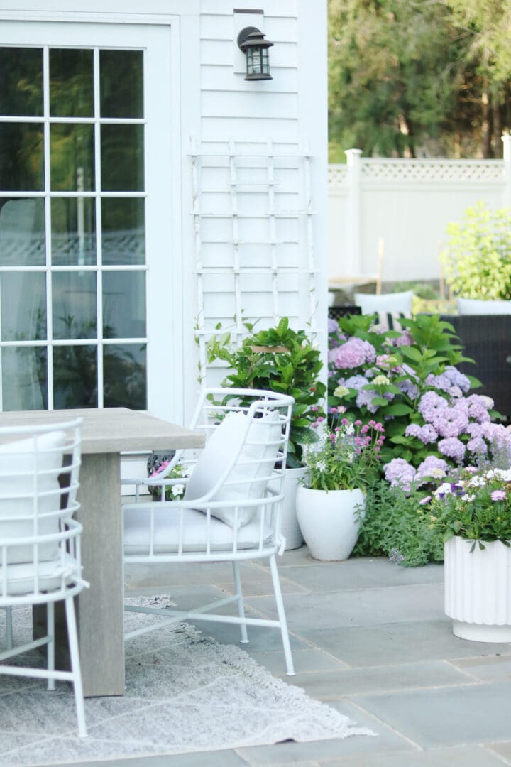 Making the best of your outdoor space with these last minute tips for outdoor living || Darling Darleen Top CT Lifestyle Blogger #outdoorliving #outdoorfurniture