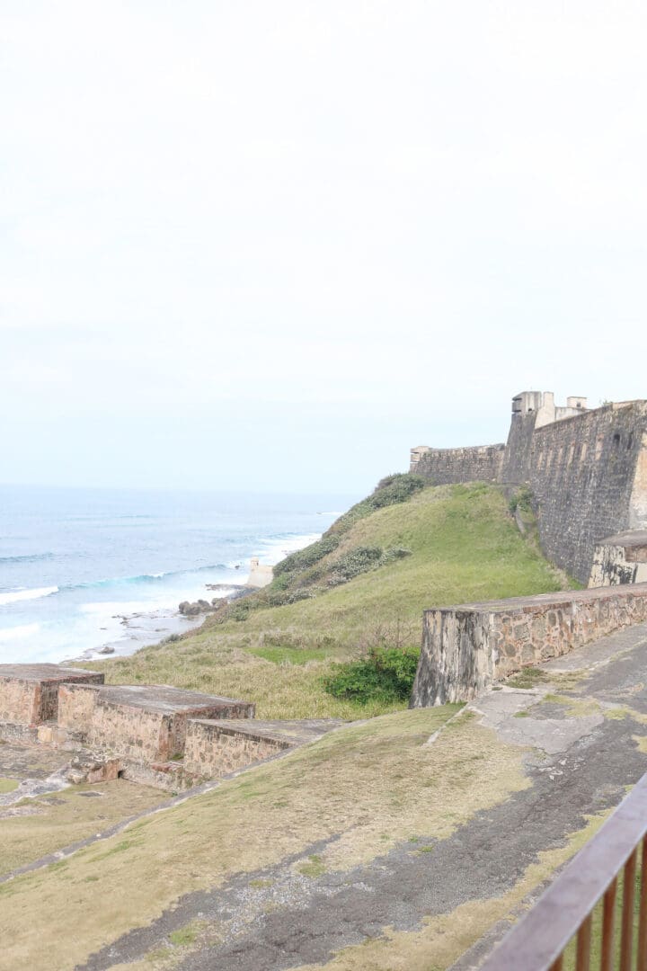 An Itinerary Traveling to Puerto Rico with Kids of where to stay and what to do for a full week! This is a perfect guide for traveling with older kids || Darling Darleen Top Lifestyle CT Blogger #puertorico #oldsanjuan #elyunquerainforest