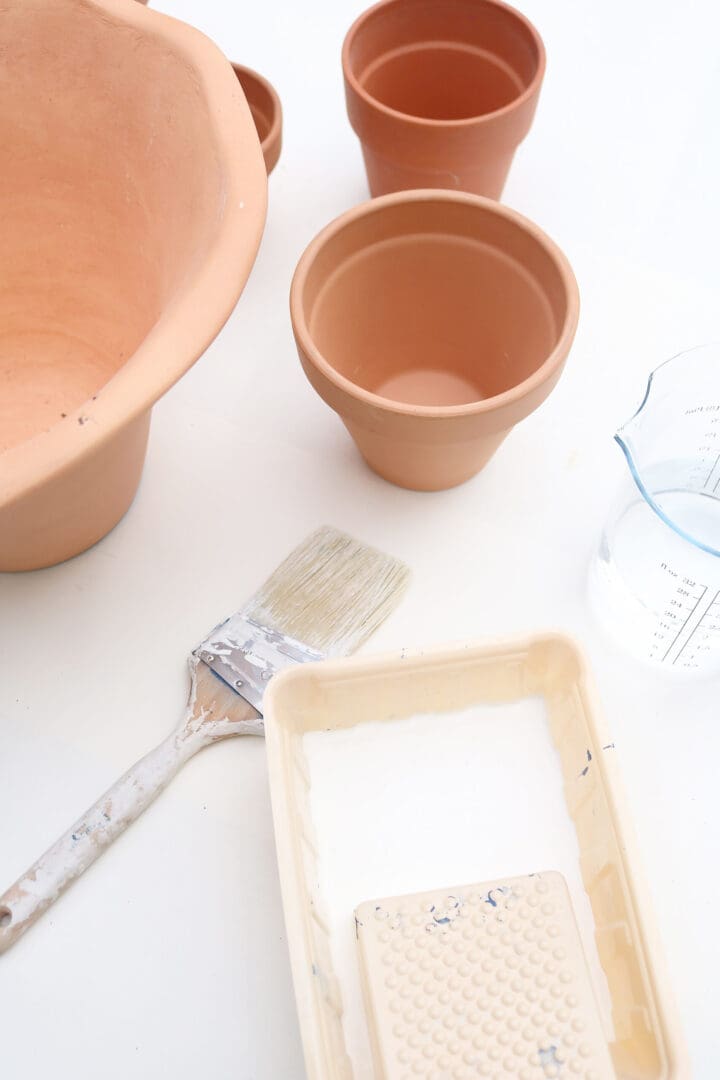 Quick and Easy 10- Minute DIY White Washed Terra Cotta Pots for your fall porch decor || Darling Darleen Top Lifestyle Blogger