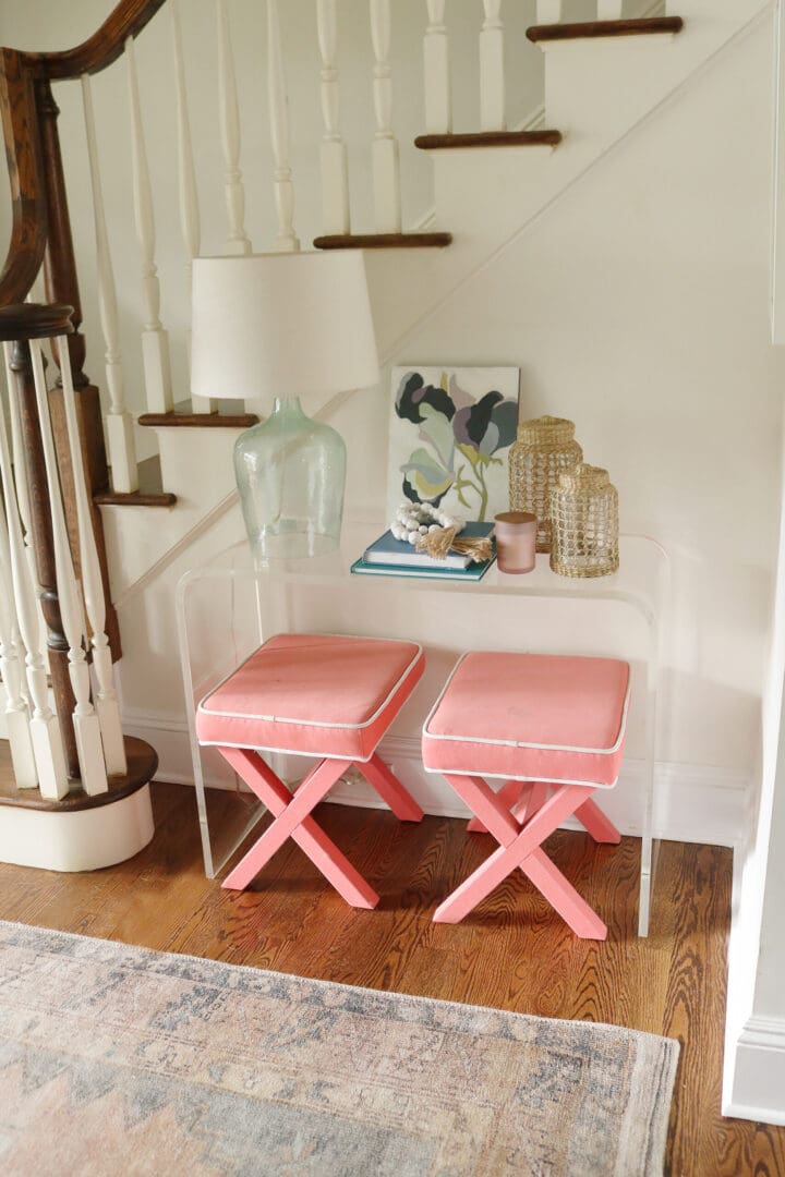 From Summer to Fall to Winter, Creating a Seasonal Console Table that Can be Changed for every season and holiday! Darling Darleen || Top CT Lifestyle Blogger #darlingdarleen #seasonalconsoletable #consoletable