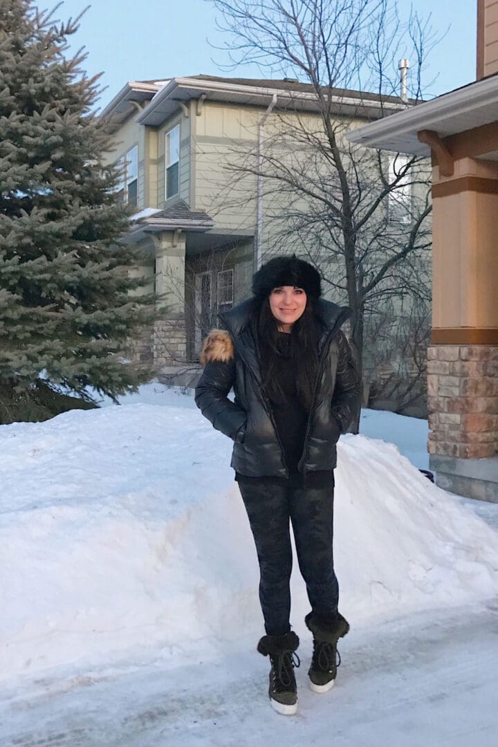 Make sure to Wear the Proper Winter Boots When you Go Out to Play in the Snow. Sharing a few of my favorite winter snow boots. || Darling Darleen Top CT Lifestyle Blog #winterboots #darlingdarleen