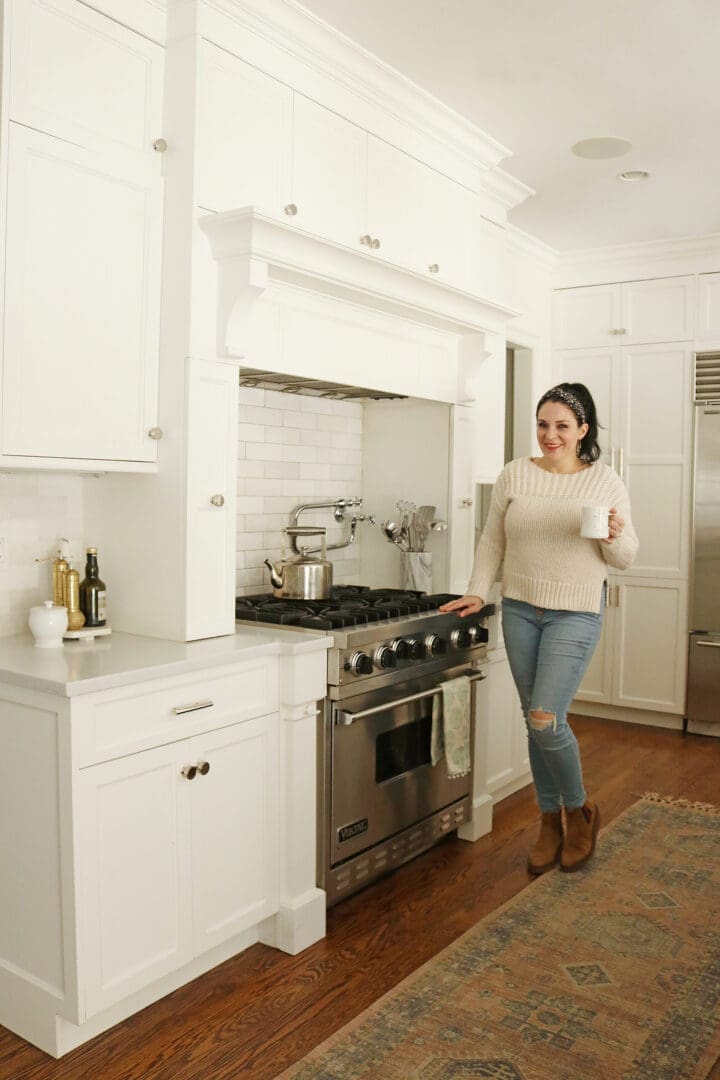 Must Have Favorite Kitchen Items that are used often in our home and find ourselves always pulling out. Quality items too! || Darling Darleen Top CT Lifestyle Blogger #favoritekitchenitems #darlingdarleen