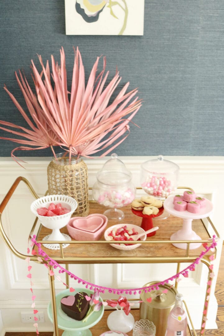 Decorate a Valentine Bar Cart with all the Yummy Valentine Candy to spread a little love and cheer to friends and family around your home! || Darling Darleen TOP Lifestyle CT Blogger #darlingdblog 