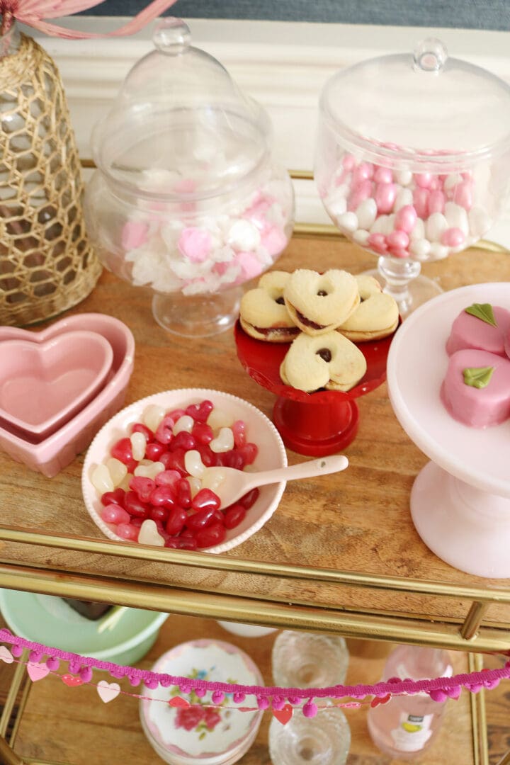 Decorate a Valentine Bar Cart with all the Yummy Valentine Candy to spread a little love and cheer to friends and family around your home! || Darling Darleen TOP Lifestyle CT Blogger #darlingdblog 