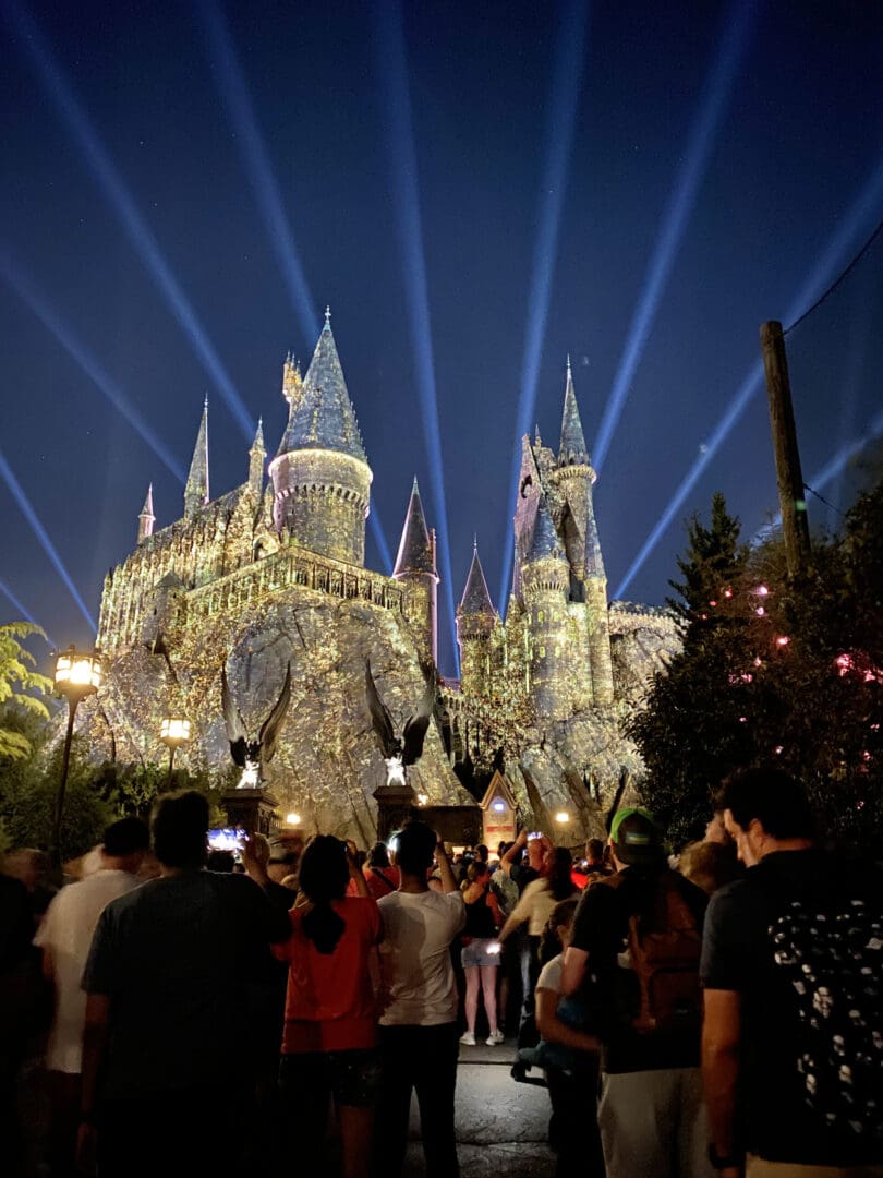 Disney and Universal with Big Kids making the best day with park hopper and fast passes or Lightening Passes || Darling Darleen Top Lifestyle CT Blogger #disneyworld #universalstudios