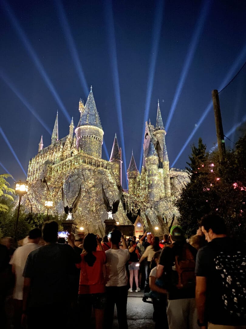 Disney and Universal with Big Kids making the best day with park hopper and fast passes or Lightening Passes || Darling Darleen Top Lifestyle CT Blogger #disneyworld #universalstudios 