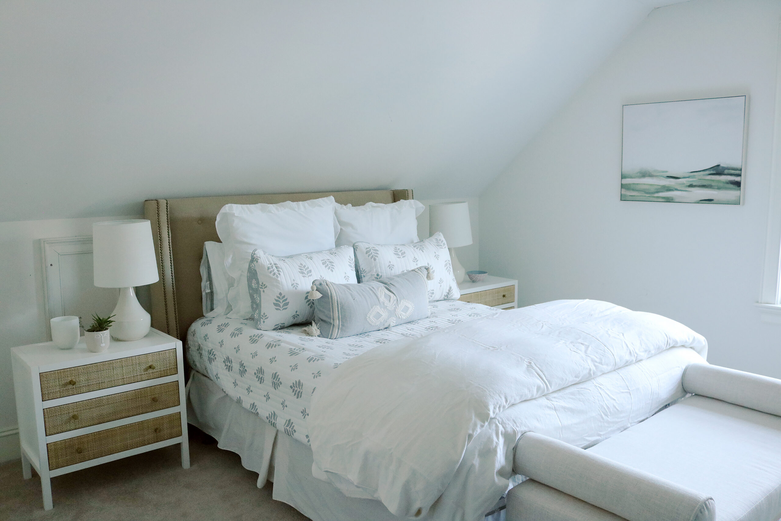An instant Guest bedroom update with New Bedding, Lamp and Artwork. This will make the room inviting and a place where guests feel welcomed. || Darling Darleen Top Lifestyle Blogger