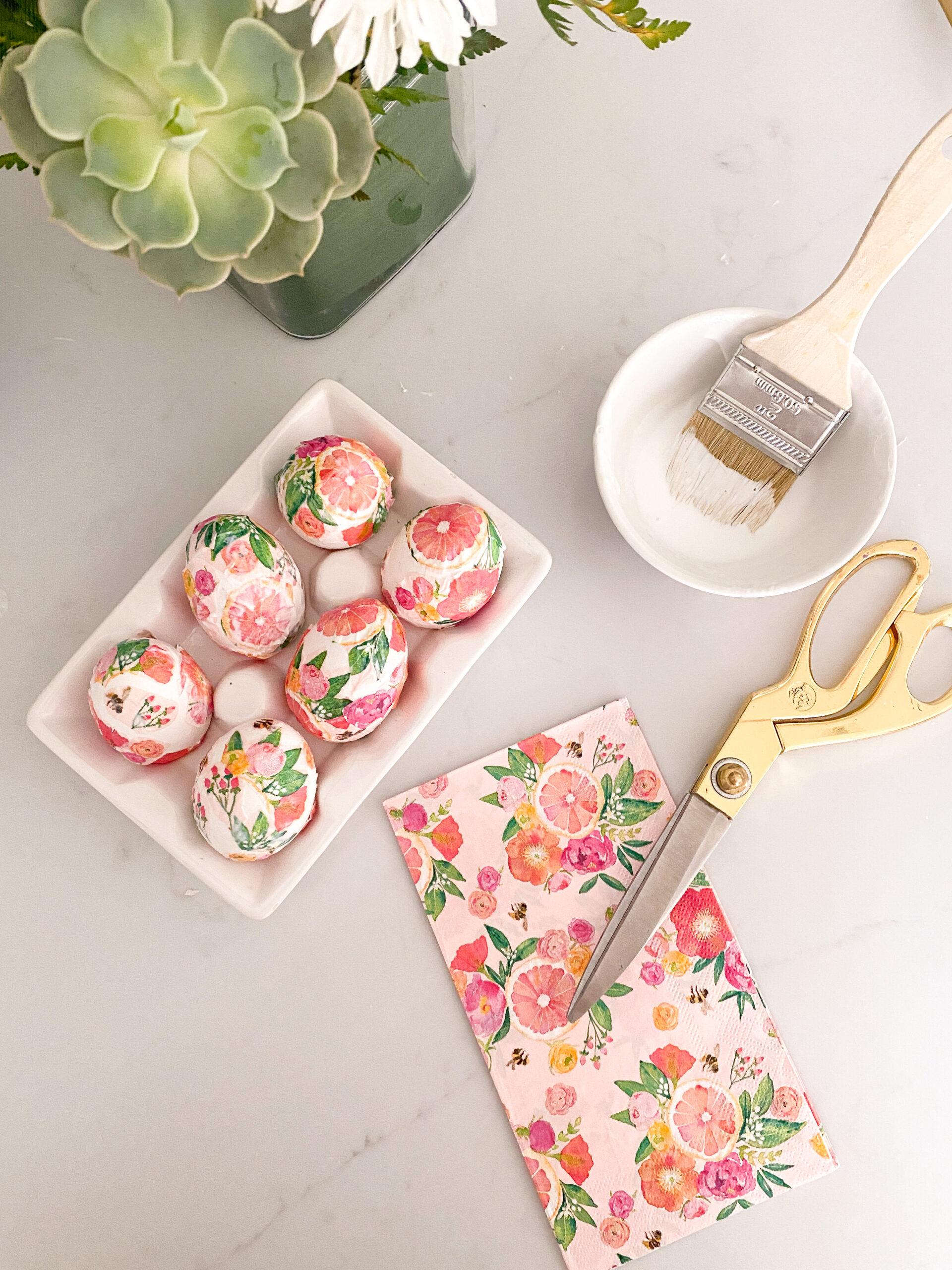 Get Creative Decorating Easter Eggs with Beautiful Paper Napkins.  Showing you have to make DIY paper napkin Easter Eggs. || Darling Darleen Top Lifestyle Blogger