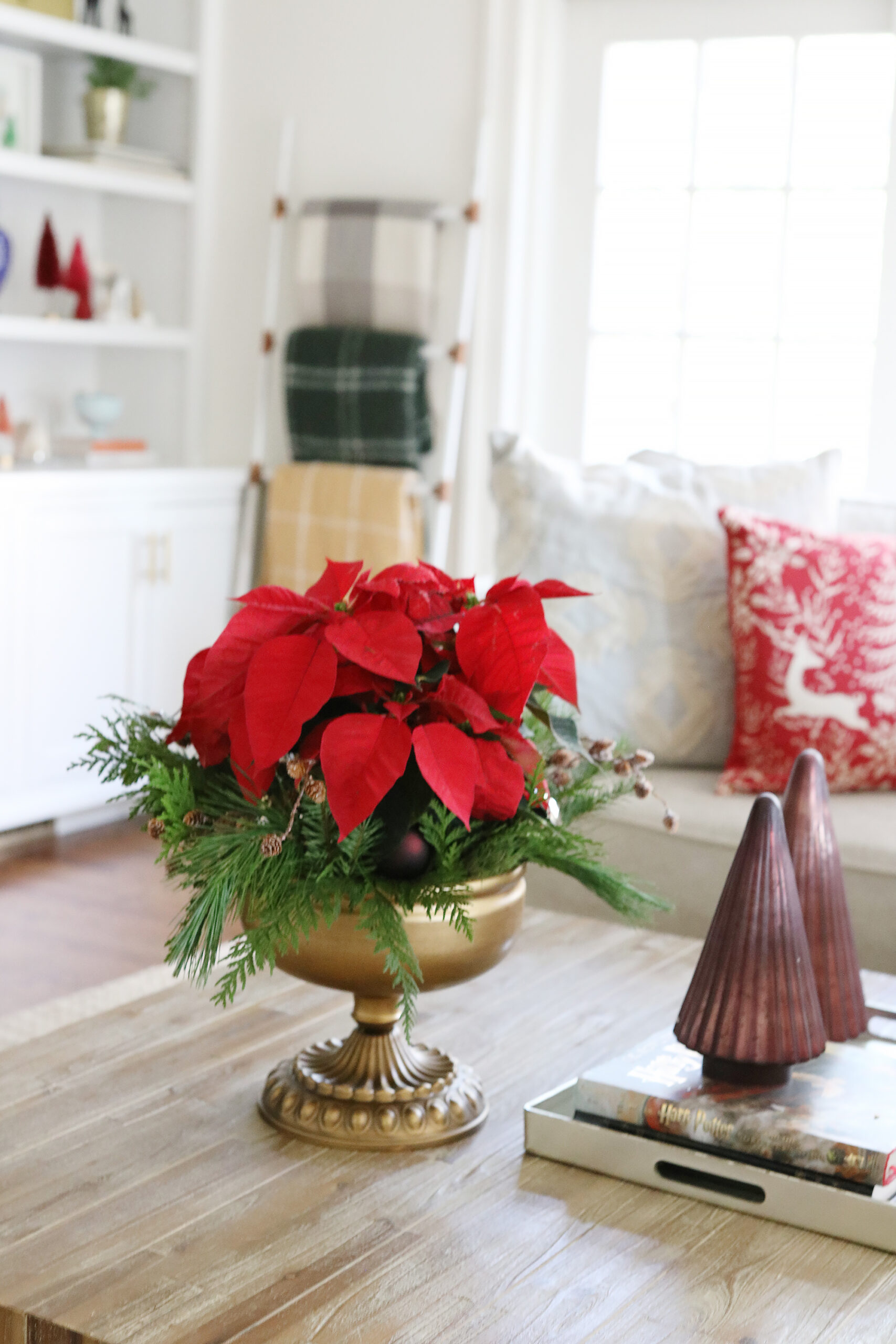 Give your Poinsettias an Upgrade by Making These Pretty Christmas Poinsettia Centerpieces to elevate your holiday decorations! || Darling Darleen Top CT Lifestyle Blogger